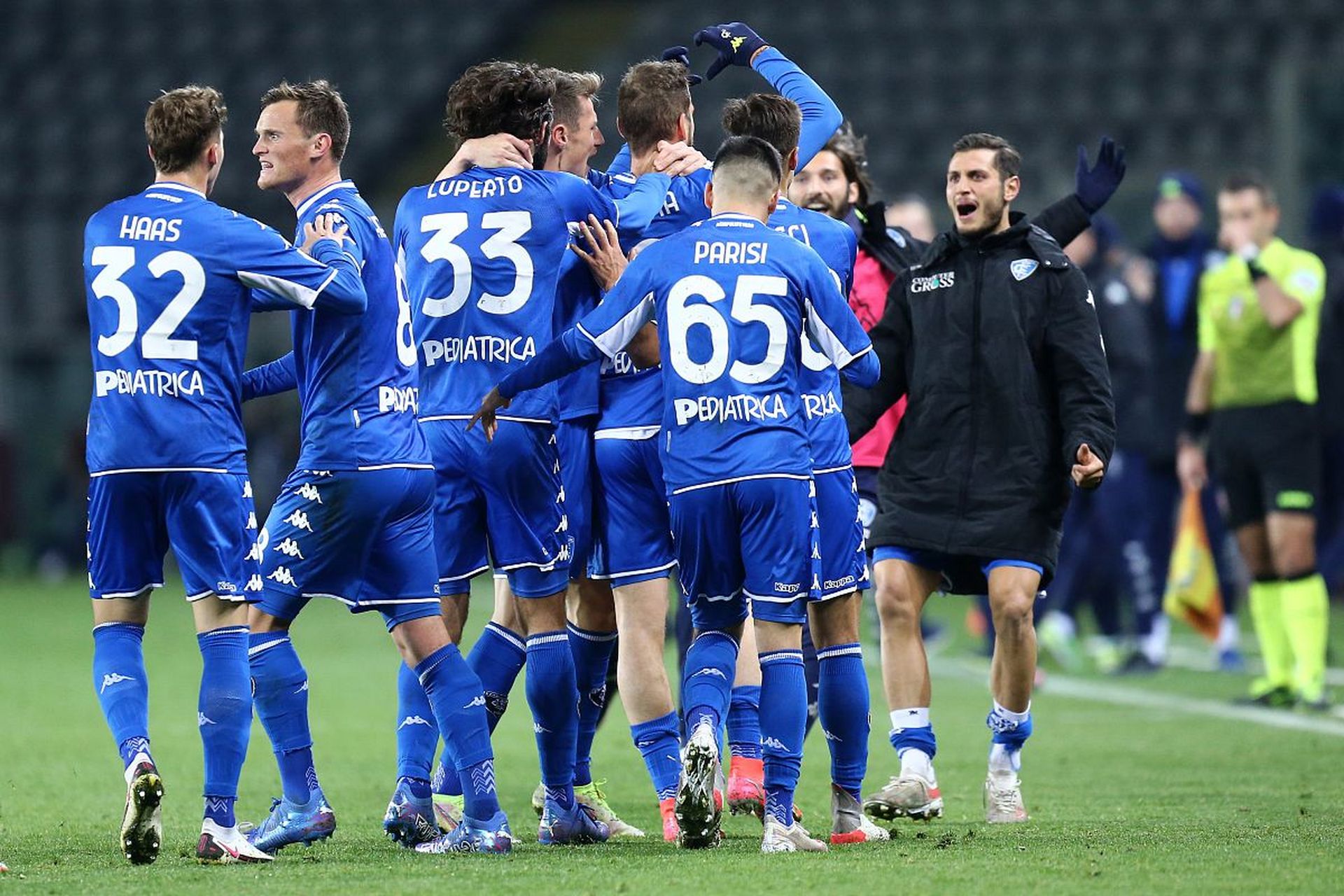 是一名备受 是一名备受